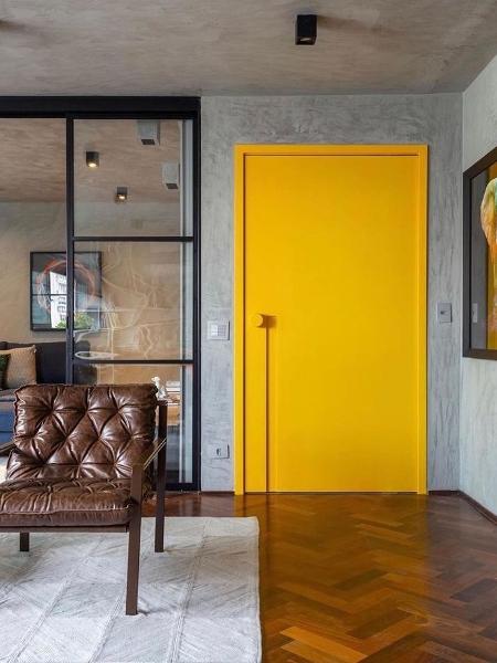 Colorir as portas de casa pode ser um truque básico para renovar a decoração dos cômodos - Reprodução/Pinterest