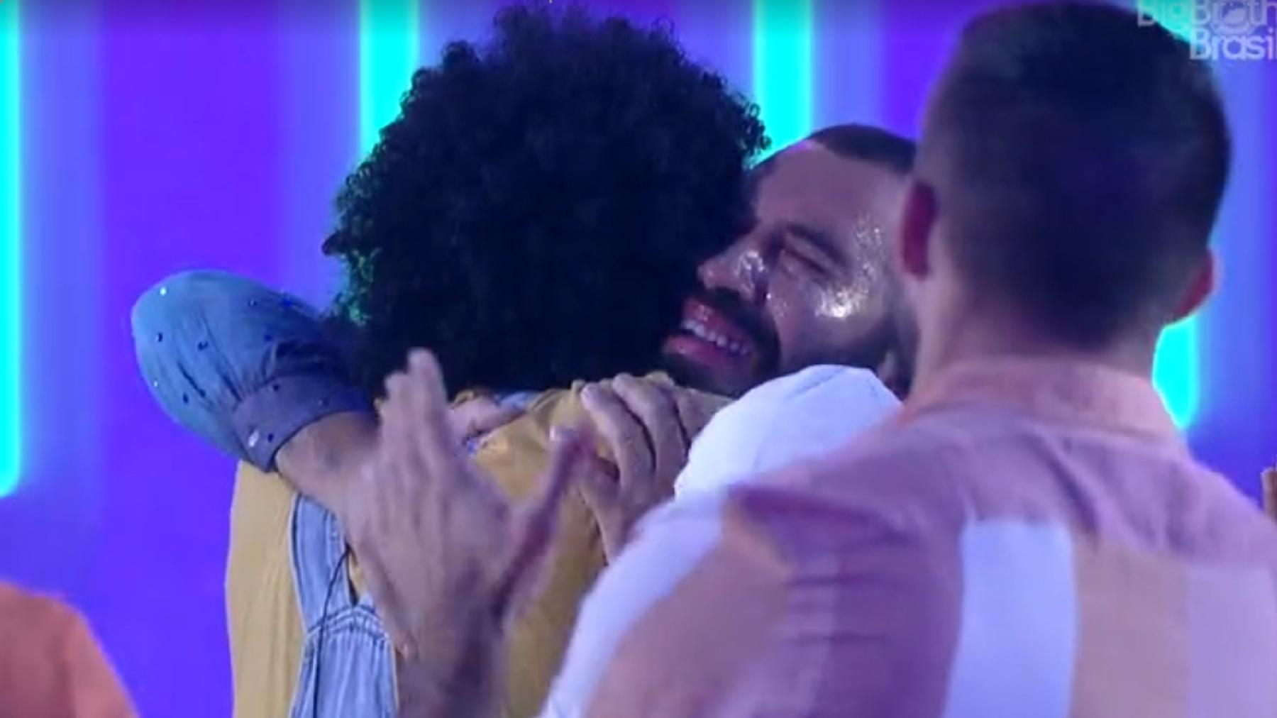 BBB 21: Gilberto se emociona na festa - Reprodução/Globoplay