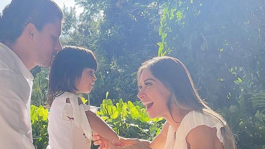 Arthur Aguiar, Mayra Cardi e a filha Sophia - Reprodução/Instagram