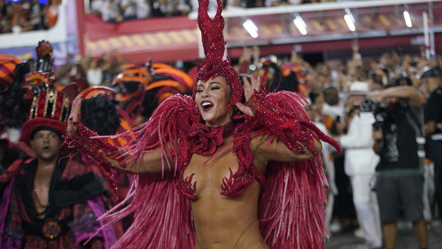Paolla Oliveira desfilando na Grande Rio, campeã do Carnaval 2022 - Ricardo Borges/UOL
