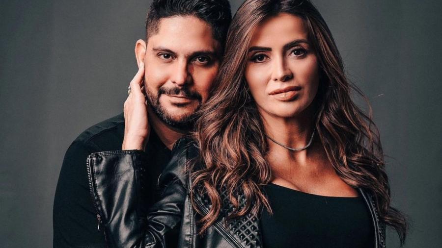 O cantor Jorge Barcelos ao lado da esposa, Rachel Boscatti - Reprodução/Instagram