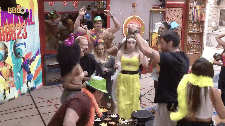 BBB 23: Participantes recebem cooler para assistir aos desfiles do Carnaval - Reprodução/Globoplay