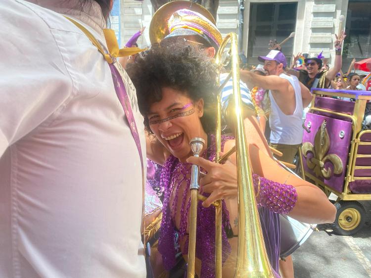 A maranhense Noemi Isaete compõe a banda de jazz do Unidos do Swing