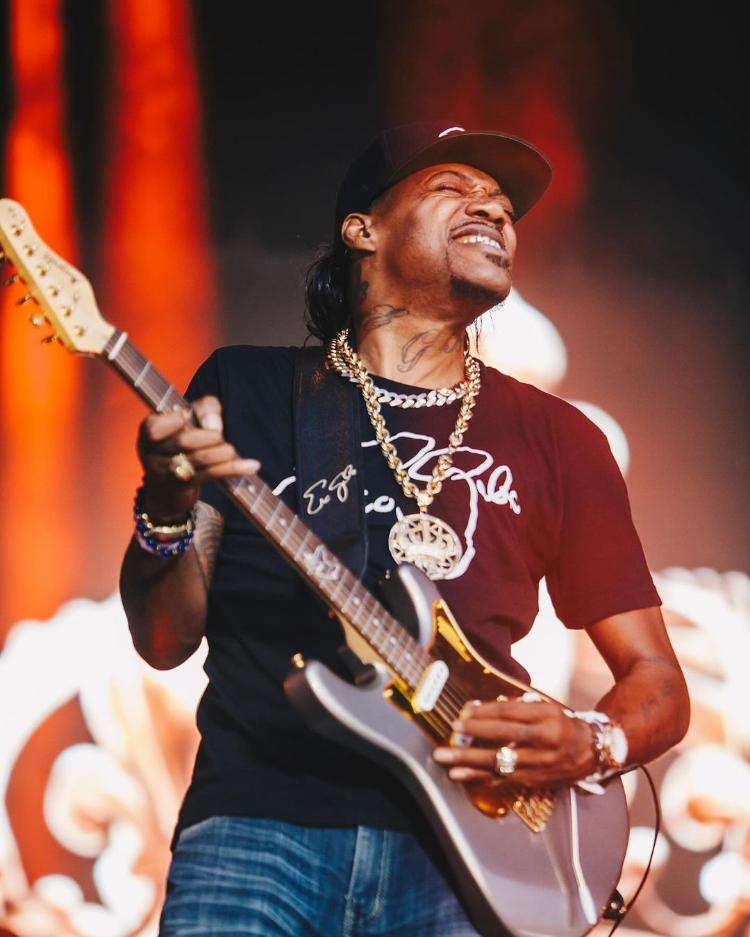 Eric Gales durante show no festival Best of Blues and Rock, no sábado, no Parque Ibirapuera, em São Paulo