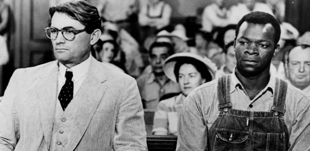 Gregory Peck (Atticus Finch) e Brock Peters (Tom Robinson) em "O Sol é Para Todos",  - Reprodução