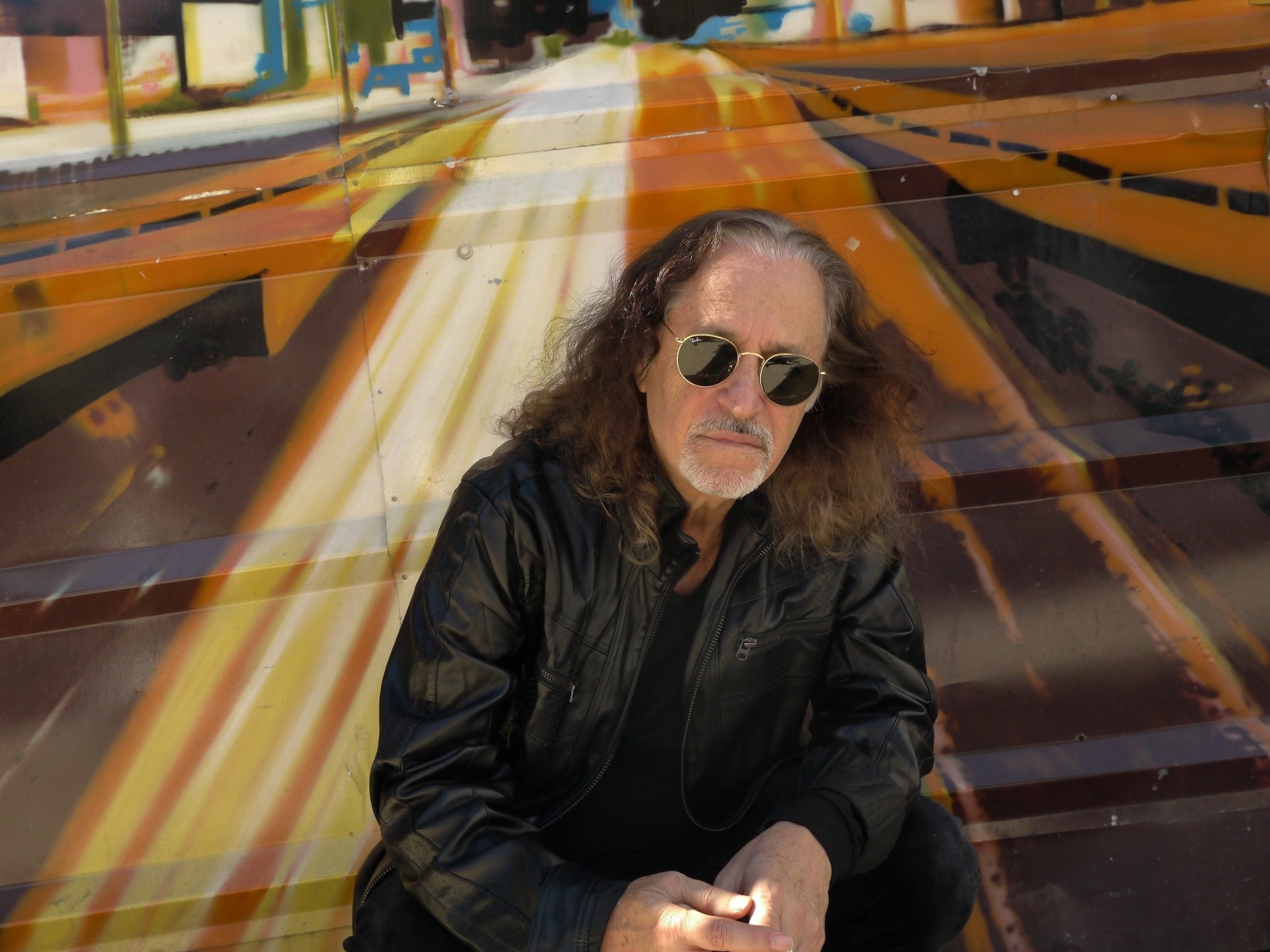 O cantor Alceu Valença desembarca na capital paranaense nesta sexta-feira (30), às 21h, quando apresenta seu show na Ópera de Arame (rua João Gava, s/nº, Pilarzinho). No palco, o cantor interpreta composições recentes, redescobre preciosidades e recria grandes sucessos, como "Bobo da Corte", "Coração Bobo" e "Anunciação", que estarão no repertório da apresentação. Os ingressos custam R$ 150 (inteira) e R$ 80 (meia-entrada) e podem ser adquiridos pelo site www.diskingressos.com.br. - Divulgação/Yanê Montenegro