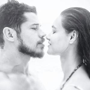 José Loreto e Débora Nascimento trocaram votos há um ano, nos Emirados Arabes - Reprodução/Globo - Reprodução/Globo