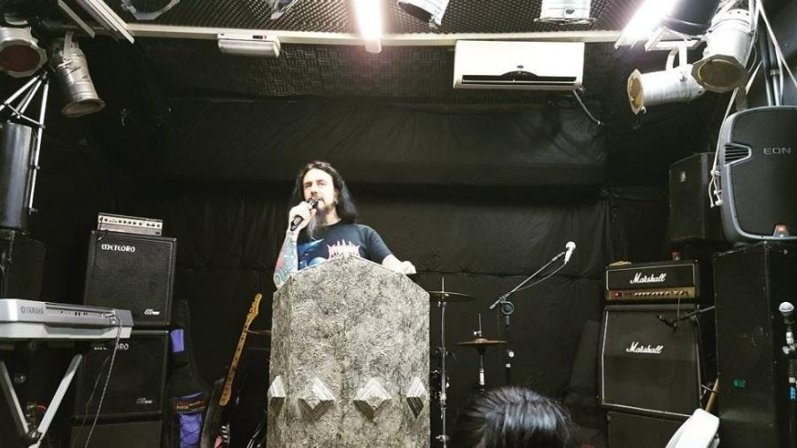 Pastor Batista, líder da igreja Crash Church e vocalista da banda cristã de death metal Antidemon - Reprodução/Instagram