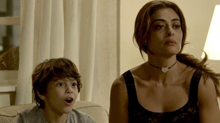 Dedé e Bibi assistem a luta de Jeiza pela TV; Perigosa fica abalada com a cena - Reprodução/A Força do Querer/GShow - Reprodução/A Força do Querer/GShow