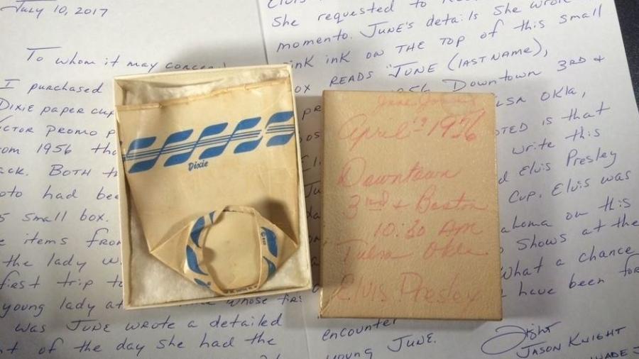 Copo de papel usado por Elvis Presley em 1956 é leiloado por US$ 3,5 mil - Reprodução/eBay