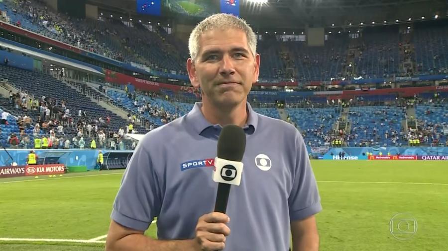 O repórter Carlos Gil cobre a Copa do Mundo da Rússia pela Globo - Reprodução/TV Globo