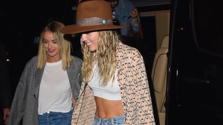 Miley Cyrus e Kaitlynn Carter - Getty Images - Getty Images