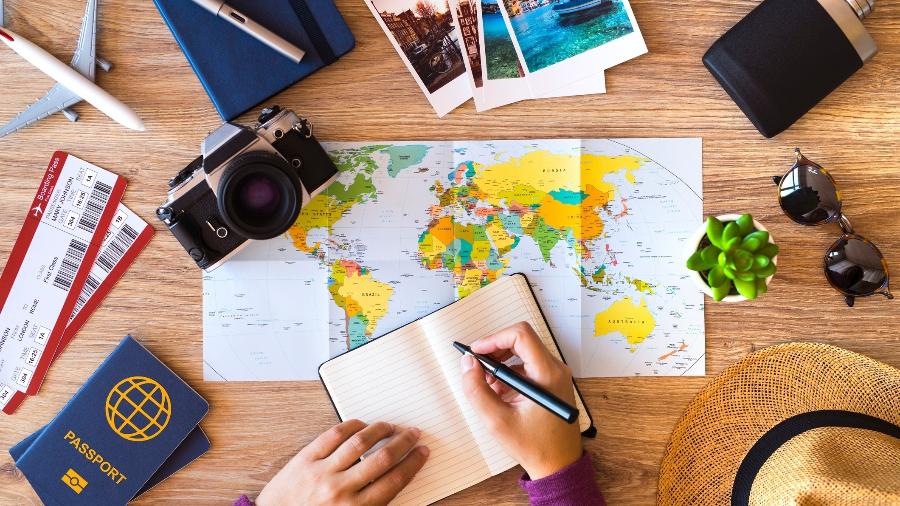 Maioria dos entrevistados na pesquisa pretende viajar nos próximos meses e em casal - Getty Images/iStockphoto
