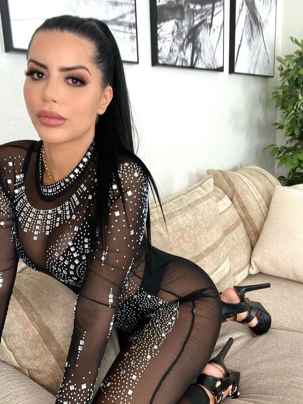 Larissa Lima gasta R$ 350 mil para se parecer com Kylie Jenner