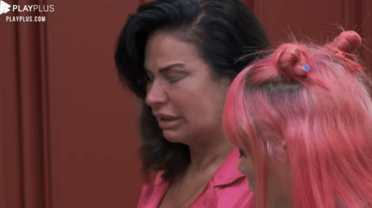 A Fazenda 2021: Solange chora ao ser escolhida para a Prova de Fogo - Reprodução/Playplus - Reprodução/Playplus