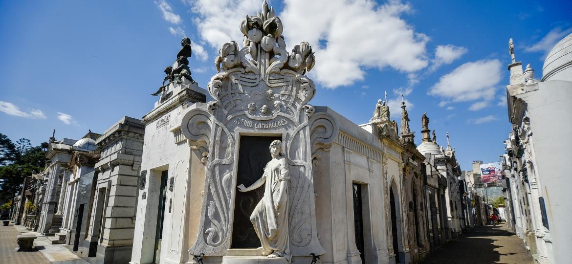 A entrada para o Cemitério da Recoleta custa em torno de R$ 60 para estrangeiros - Getty Images