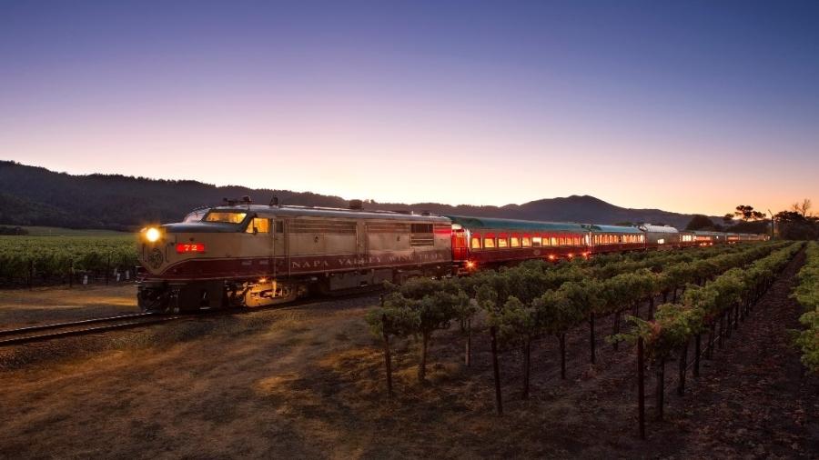 O "Wine Train" (Trem do Vinho) do Vale de Napa nos EUA reabriu sua temporada de mistérios - Reprodução/Twitter
