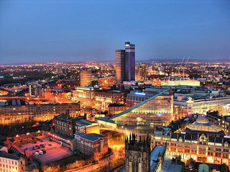 Manchester, England : 6th April 2006  - Manchester  city center skyline at night showing various buildings and streets - Andrea  Carroll/Getty Images - Andrea  Carroll/Getty Images