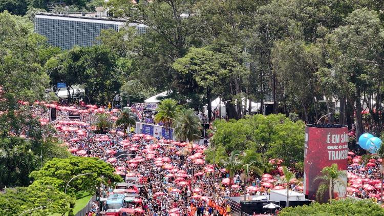 Vista aérea do Carnaval no Parque Ibirapuera durante o bloco Bem Sertanejo, de Michel Teló