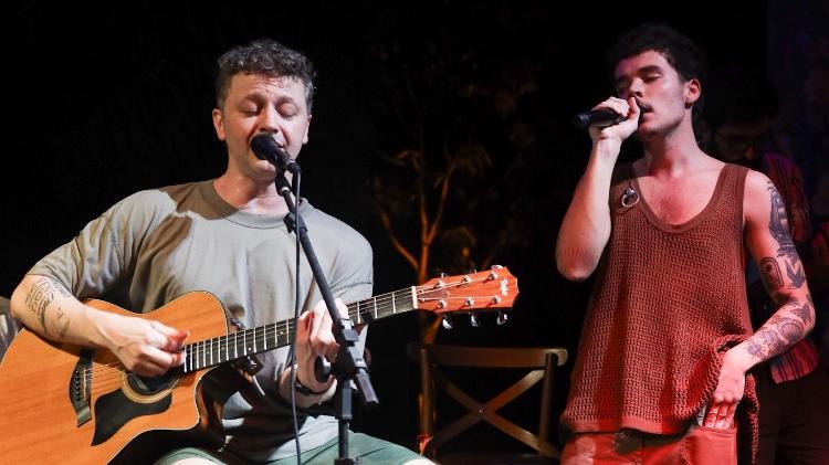 João Lucas convidou Lucas Lima para subir ao palco em show para convidados do São João da Thay