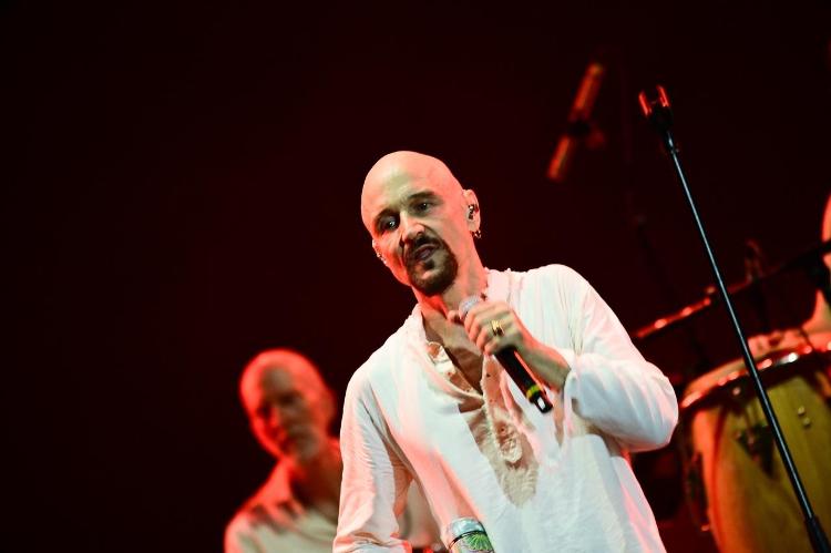 Tim Booth, da banda James, se apresenta no Palco Sunset na segunda noite do Rock In Rio 2024