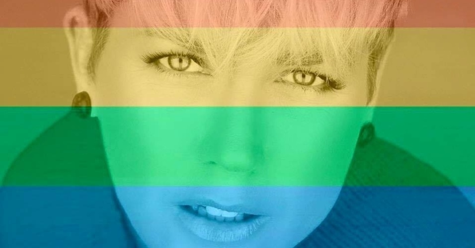 "Vamos pintar o mundo com as cores do arco íris... E viva o Amor", escreveu Xuxa na legenda de sua foto