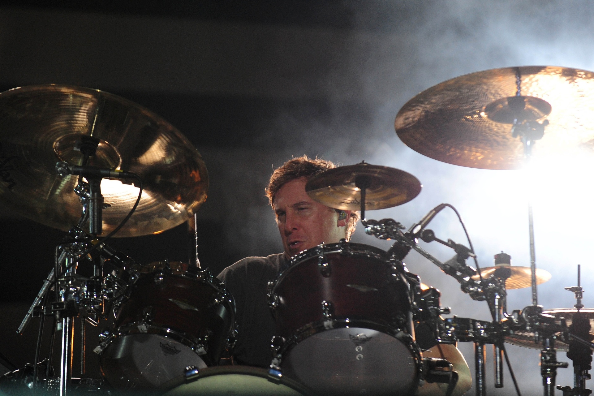 25.set.2015 - O baterista Abe Cunningham durante show da banda Deftones em São Paulo - Junior Lago/UOL