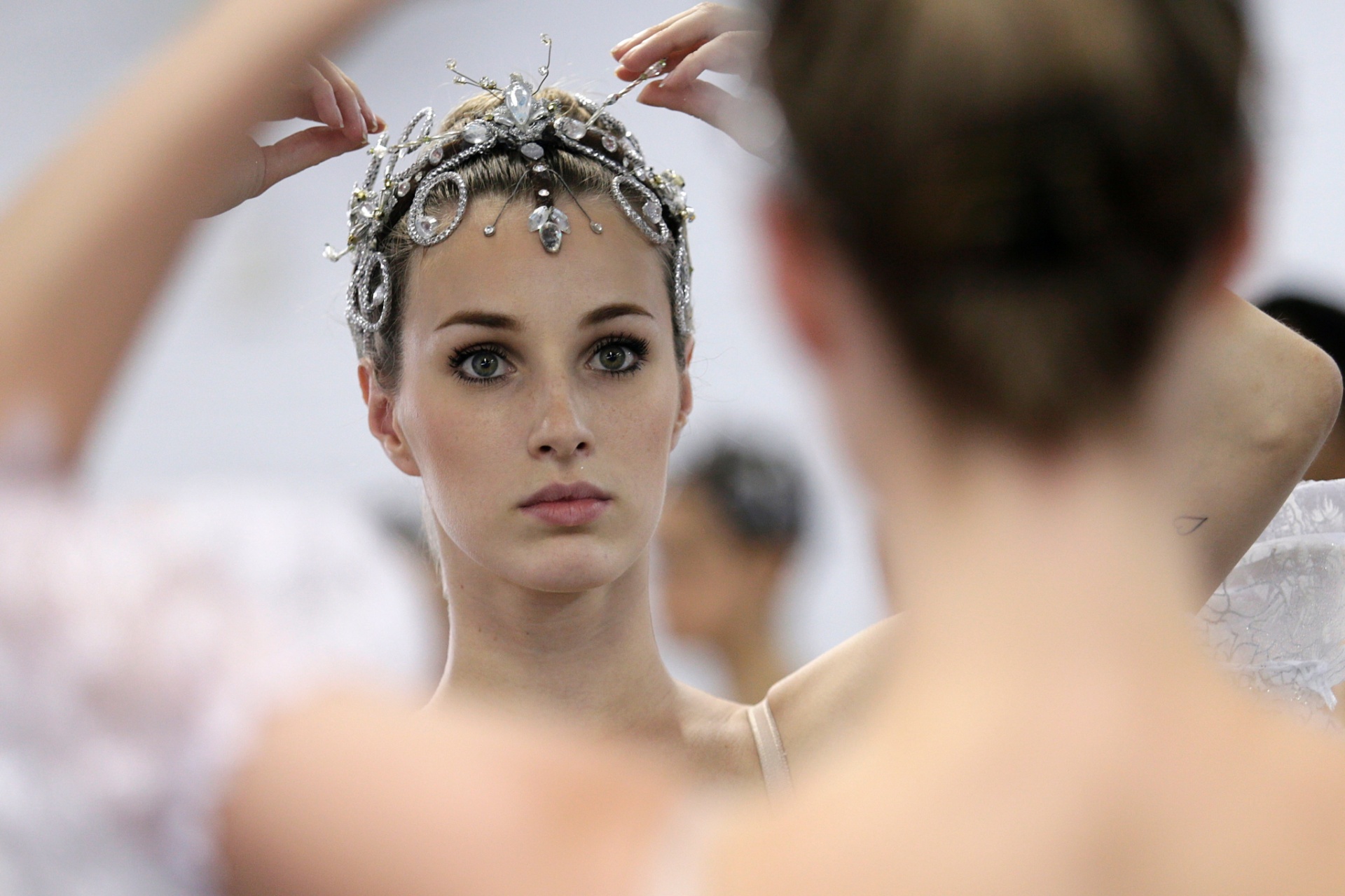 3.dez.2015 - A Companhia de Dança Cisne Negro ensaia para a temporada 2015 de "O Quebra-Nozes", em sua sede, no bairro da Vila Madalena, zona oeste de São Paulo. Esta será a 32ª edição do espetáculo tradicional de Natal. - Flavio Florido/UOL