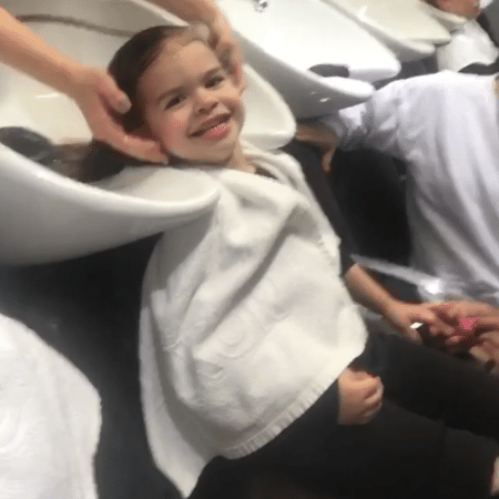 Valentina, filha de Mirella Santos e Ceará, no salão de beleza - Reprodução/Instagram - Reprodução/Instagram