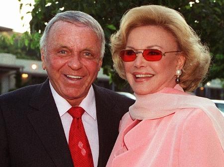 Frank e Barbara Sinatra na década de 1990 - Reprodução