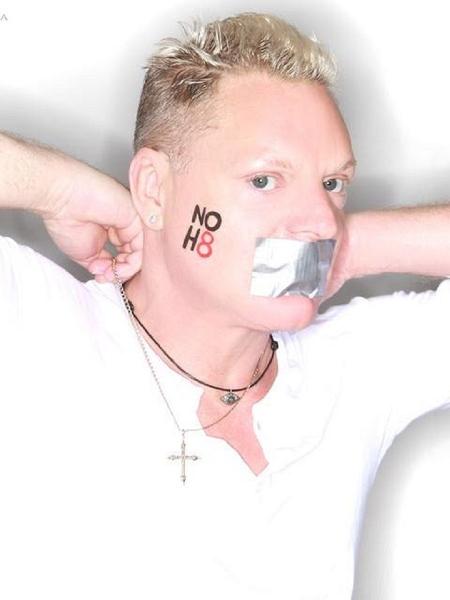 Andy Bell participa de campanha em prol do casamento LGBT - Reprodução/Facebook