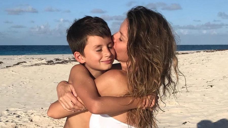 Gisele Bündchen abraço o filho, Benjamin - Reprodução/Instagram