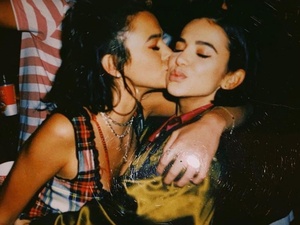 Bruna Marquezine está votando pela permanência da amiga Manu Gavassi no BBB 20 - Reprodução/Instagram - Reprodução/Instagram