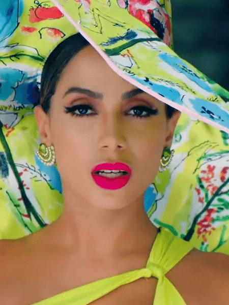 Anitta no clipe de "Me Gusta", parceria com Cardi B e Myke Towers - Reprodução/YouTube