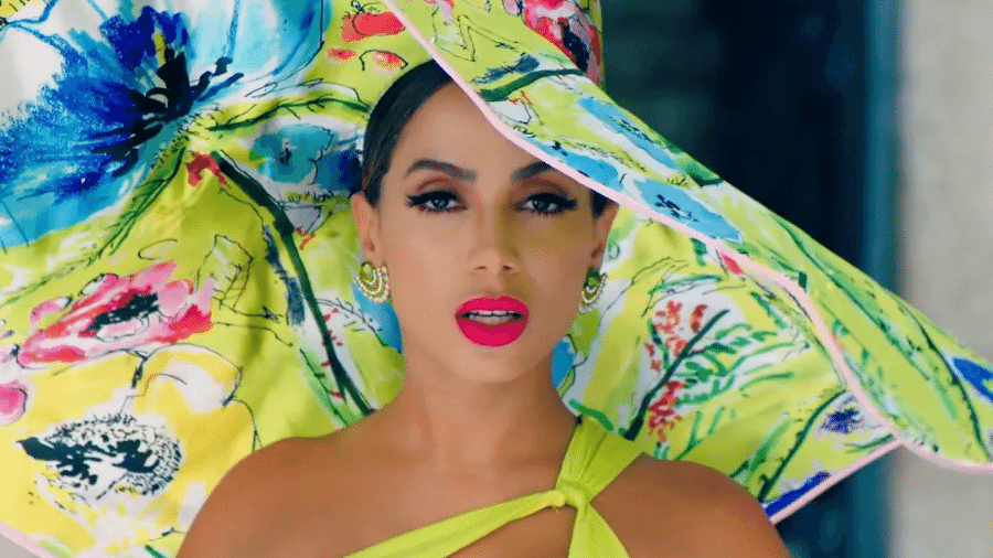 Anitta no clipe de "Me Gusta" - Reprodução/YouTube