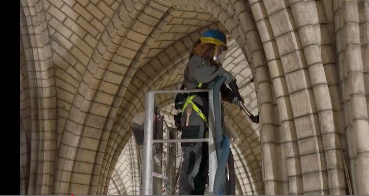 As equipes que trabalham na Notre-Dame correm contra o tempo para entregá-la pronta antes das Olimpíadas de 2024 - Colin Bertier/AFP - Colin Bertier/AFP