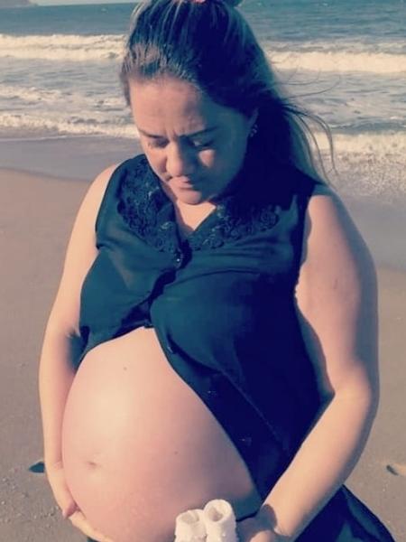 Raquel da Silva Afonso, 40, perdeu a filha e o útero durante o parto: ela acusa hospital de violência obstétrica - Arquivo pessoal