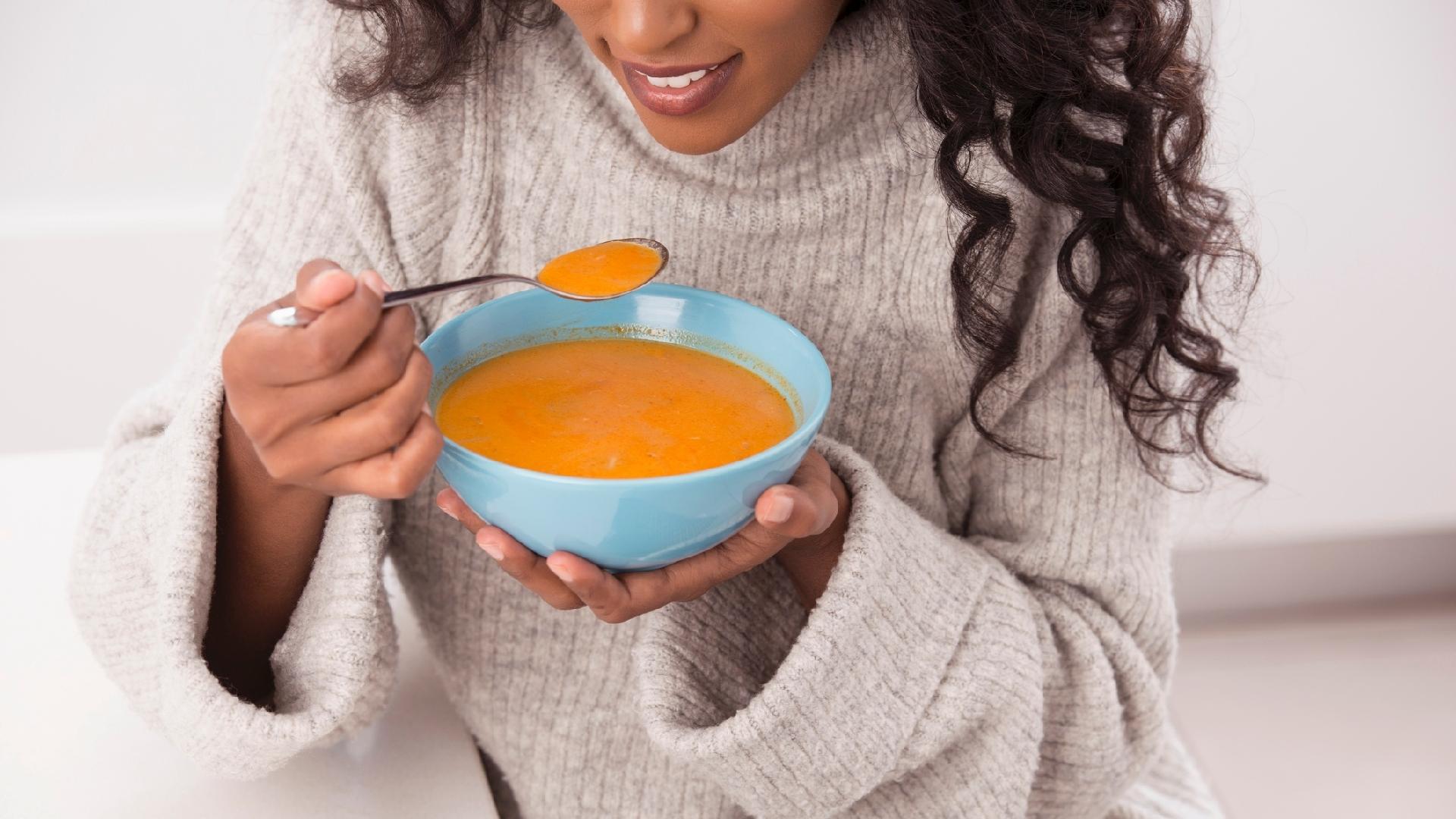 17 receitas para enfrentar a frente fria, de sopa a chocolate quente