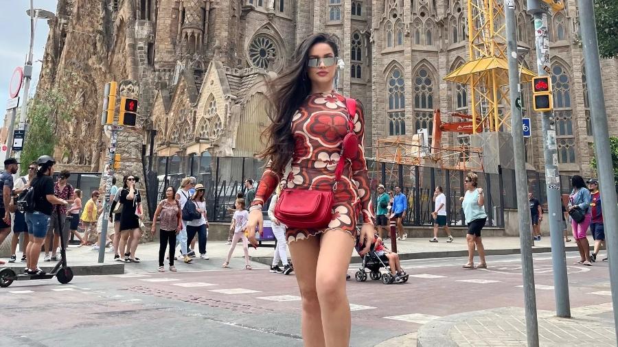 Juliette foi barrada de entrar em igreja em Barcelona, na Espanha, por vestido transparente. Peça faz parte da marca carioca Cosmo - Reprodução/Instagram