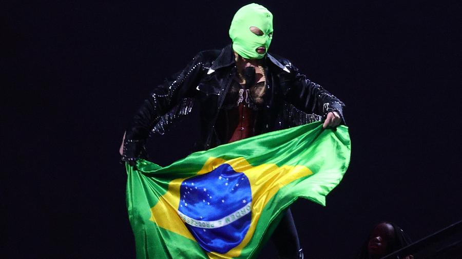 Madonna durante segunda noite de ensaios na Praia de Copacabana, no Rio