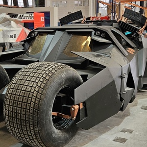 Batmóvel de Neymar levou 3 anos para ser construído e é proibido de rodar