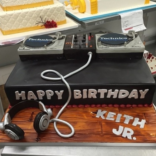 2015 - Um bolo para um DJ