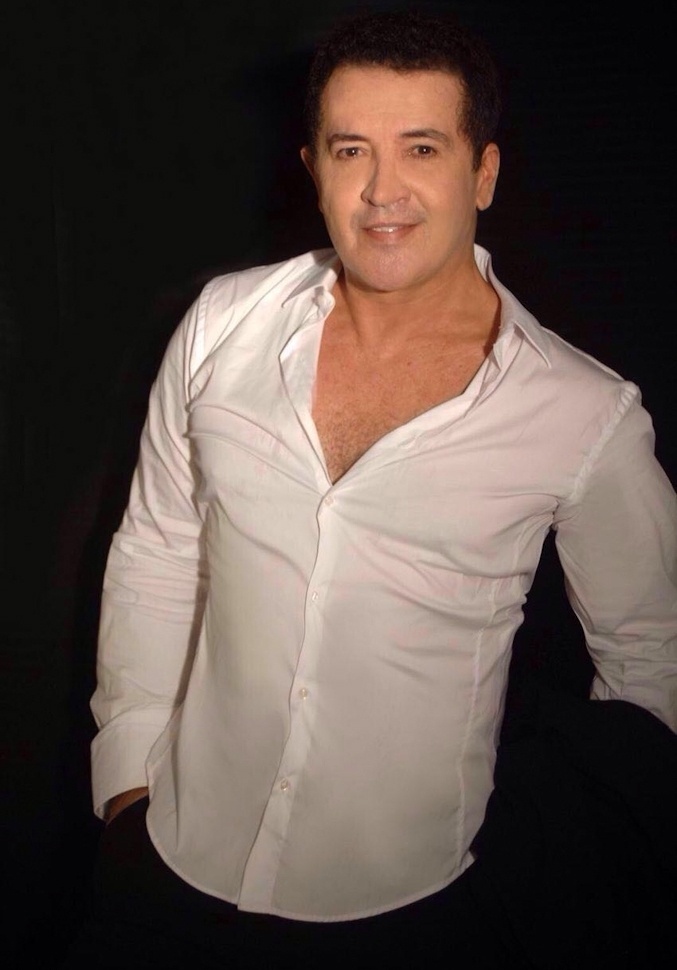 O cantor paraense Beto Barbosa, conhecido por hits "Adocica" e "Preta", sucessos na década de 1990 - Divulgação