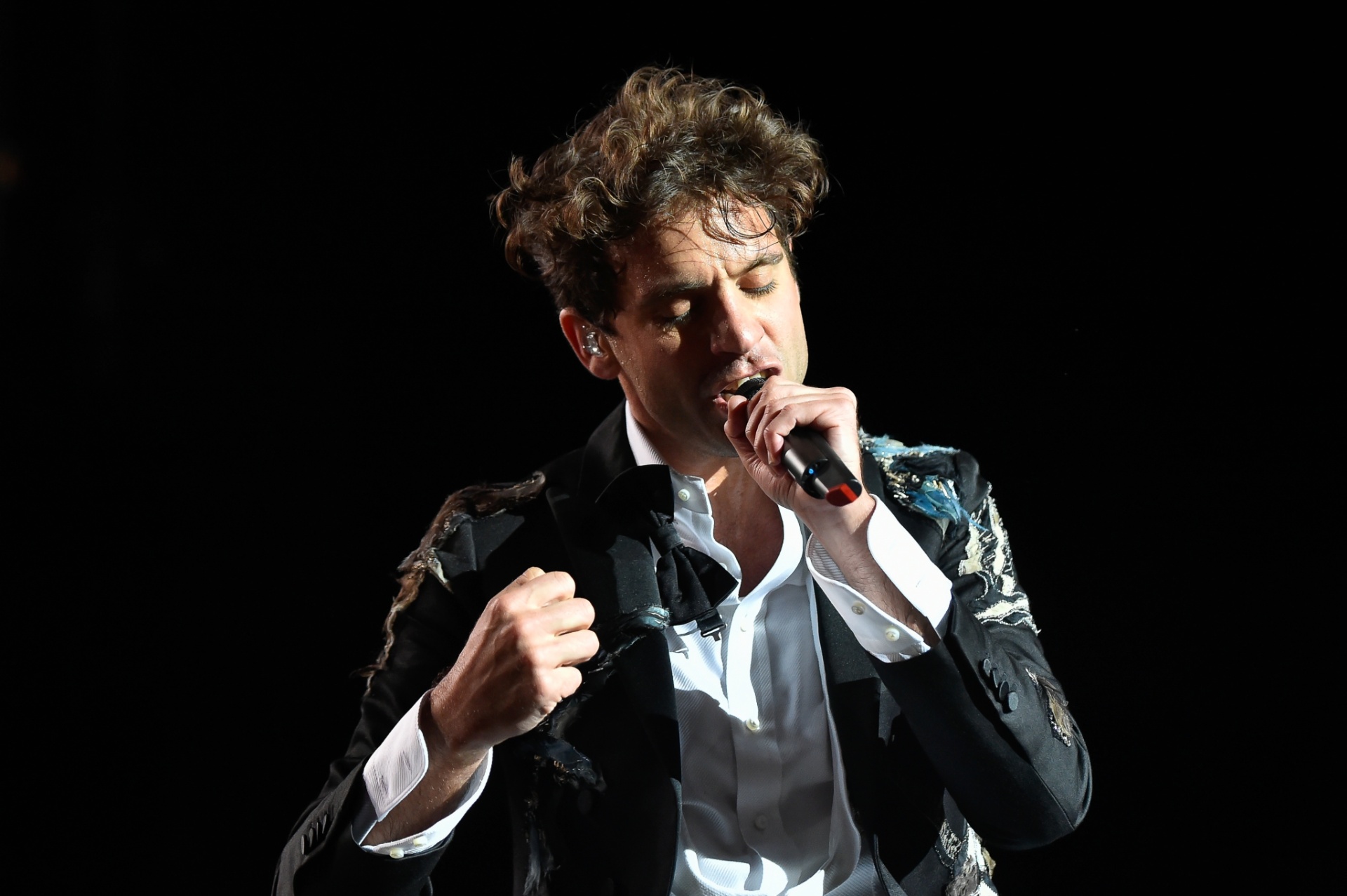 20.mai.2016 - O cantor Mika durante show no primeiro fim de semana de Rock in Rio Lisboa, no Bela Vista, em Lisboa, Portugal - Bruno de Carvalho/Brazil Photo Press/Folhapress