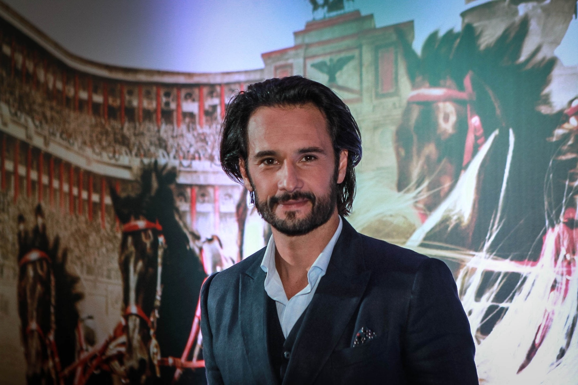01.ago.2016 - Rodrigo Santoro interpreta Jesus Cristo no épico "Ben-Hur" - AgNews