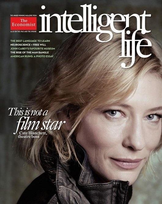A revista Intelligent Life trouxe Cate Blanchett na edição de março-abril/2012 sem retoques. Tudo isso feito propositalmente. A atriz, na época com 42 anos, aparece natural, crua, com suas rugas de expressão e olheiras. Como qualquer pessoa normalmente teria - Reprodução