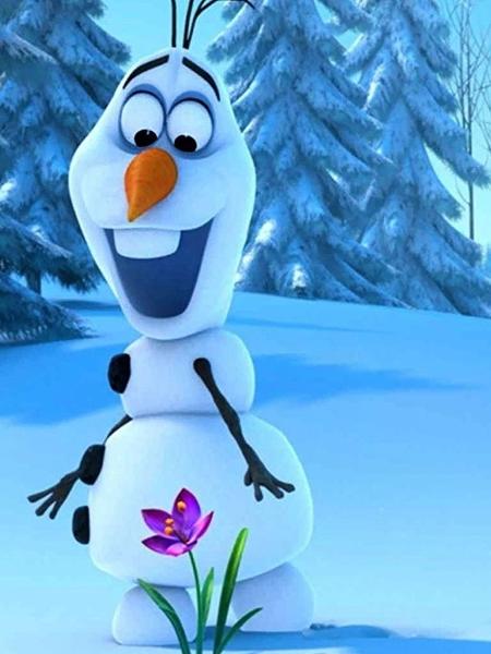 Boneco de neve Olaf em cena de "Frozen - Uma Aventura Congelante" (2013) - Divulgação