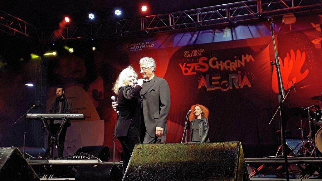 A dupla Jane e Herondy abrem os shows do palco Chacrinha no Anhangabaú - Paulo Pacheco/UOL