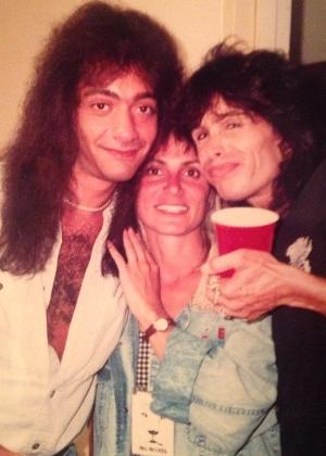 Vito Bratta, do White Lion, e Steven Tyler, do Aerosmith, com Dorothy noHawaii em julho de 1988 - Instagram/Reprodução - Instagram/Reprodução