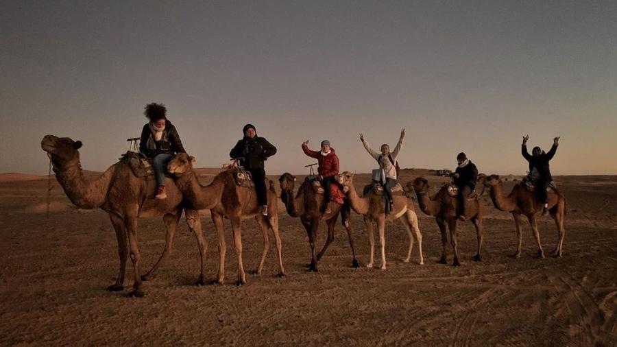 Tom Holland monta em camelo - Reproduão/Instagram